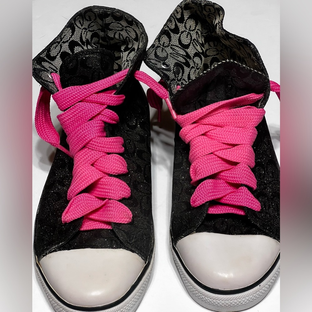Sneakers size 10